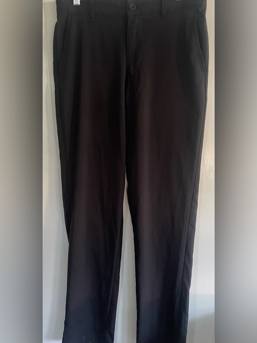 Izod Men's Black Straight-Leg Golf Slim Fit Size-30”